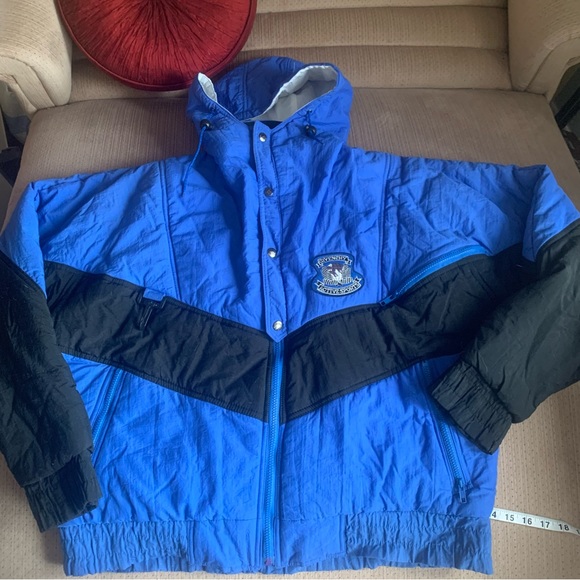 Vintage 80s/90s Givenchy winter jacket. EUC. Xl oversized - Picture 2 of 12